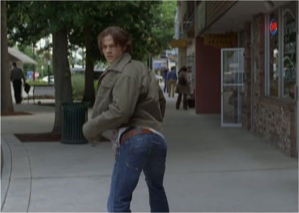 http://i273.photobucket.com/albums/jj202/virtual-lizzie/supernatural/supernatural%20caps/Season%203%20gag%20reel/vlcsnap-52697-1-1.jpg