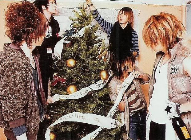 cene4.jpg alice nine decorating Christmas tree image by Amaya-night_rain