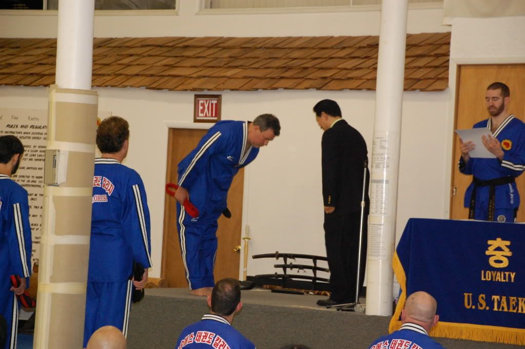 BrianReceivingBlackBelt2011005.jpg