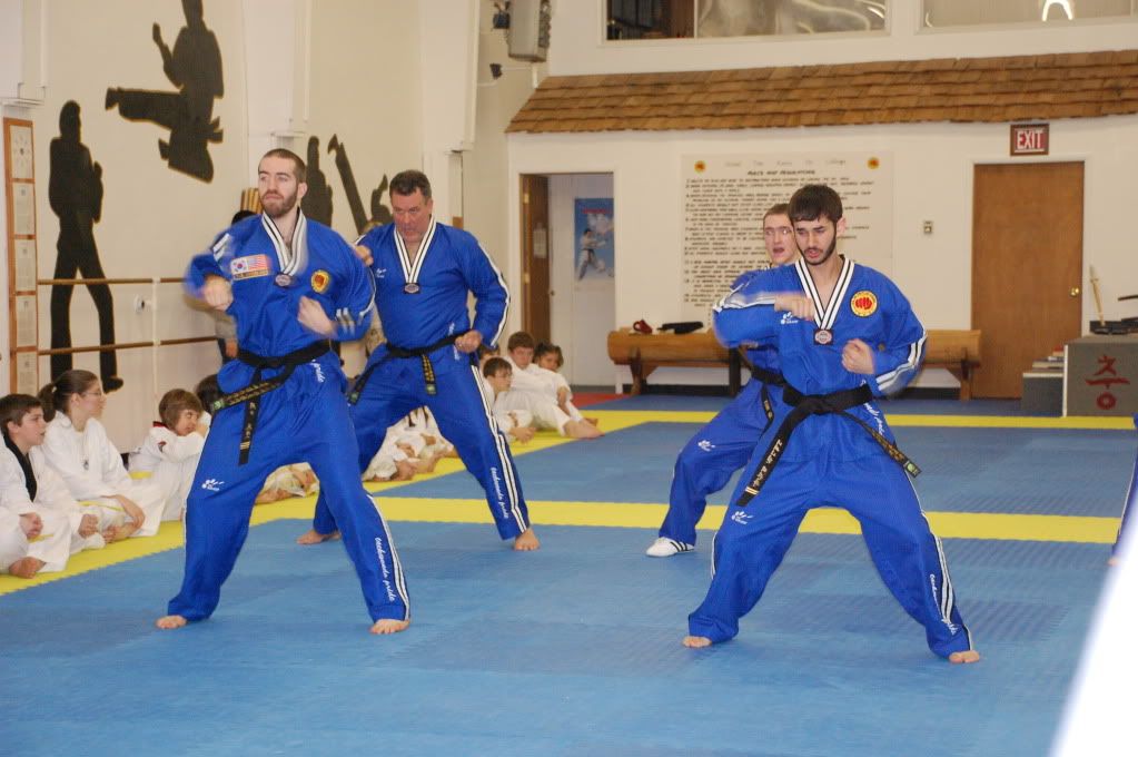 BrianReceivingBlackBelt2011014.jpg