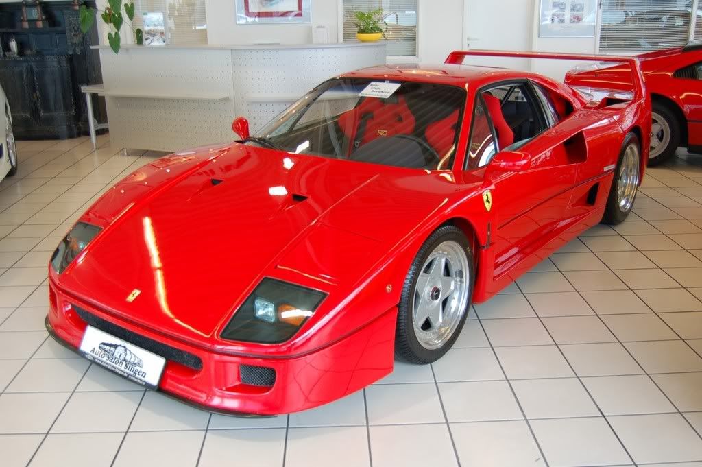 Ferrari_F40_at_Auto_Salon_Singen_Ge.jpg
