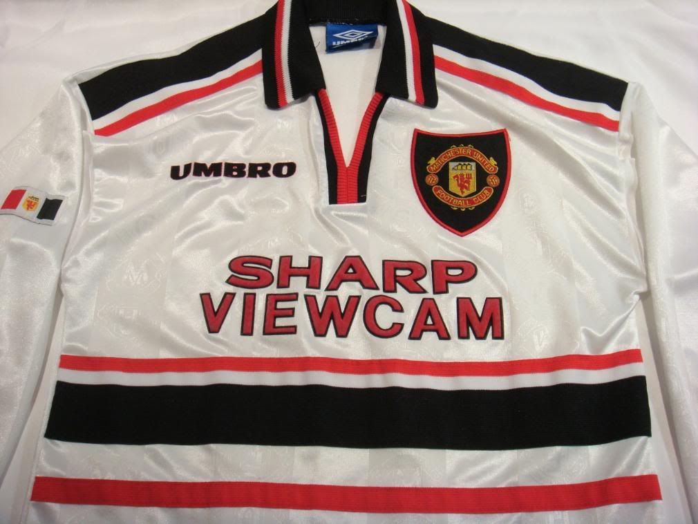 United away jersey (L/S) 1998/99 - closeup
