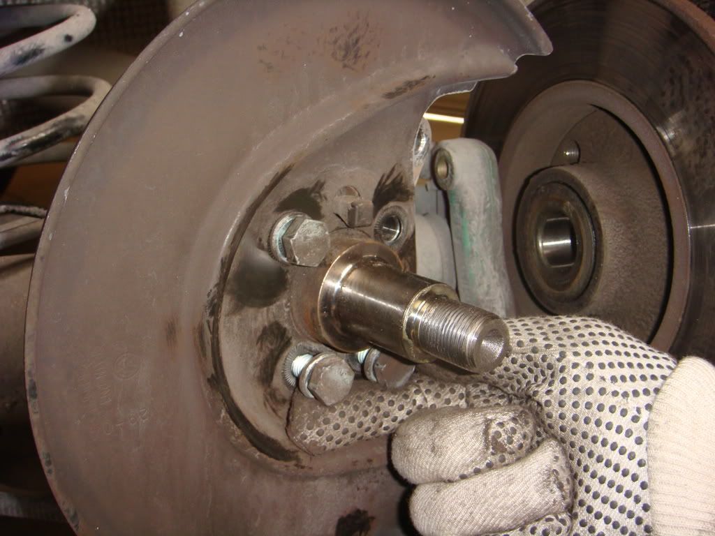 DIY pic Guide proper realignment of rear axle Skoda Fabia Guides BRISKODA