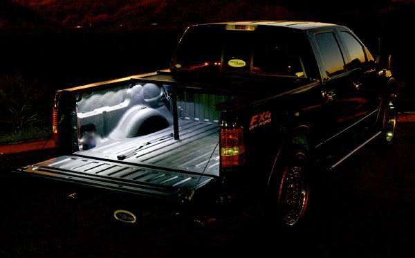 truck_covers_usa_cargo_light.jpg picture by josephmassey