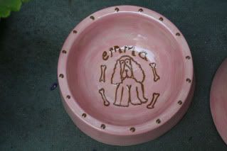 http://i273.photobucket.com/albums/jj232/lisalisa_1212/crafts%20to%20share/emmadogbowl.jpg
