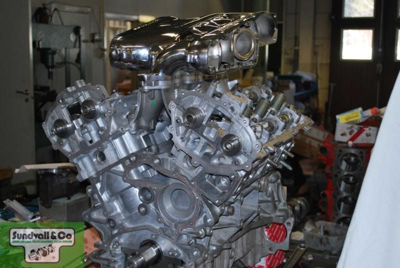 http://i273.photobucket.com/albums/jj234/gunnar350z/motor1.jpg